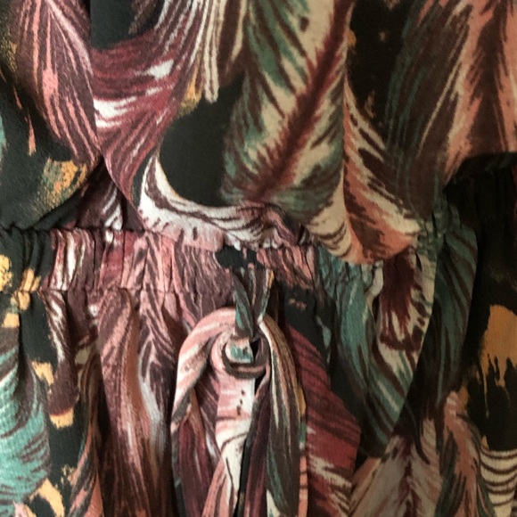 Forever 21 Plus Size Feather Print Ruffle Sleeve Dress 1X - Picture 7 of 12
